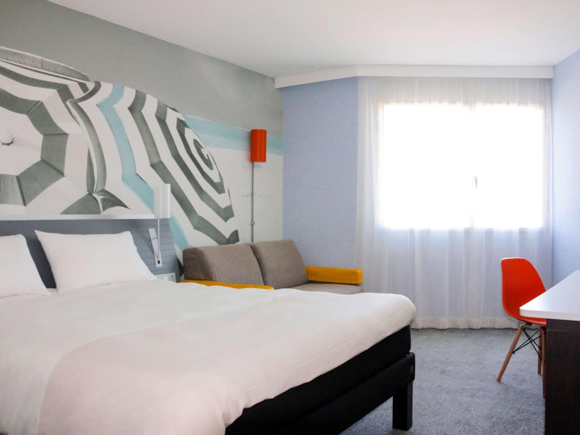 Ibis Styles Toulon La Seyne Sur Mer Bagian luar foto
