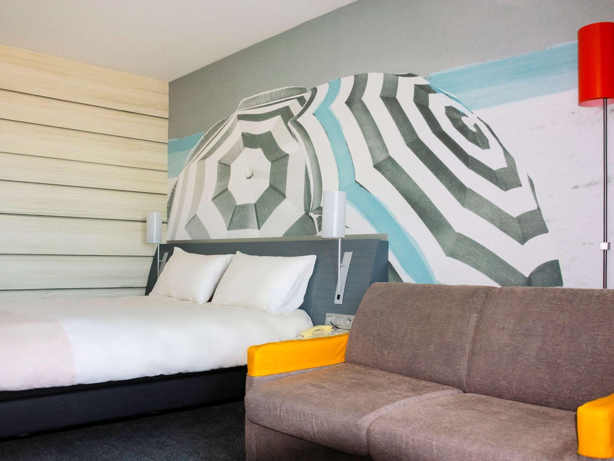 Ibis Styles Toulon La Seyne Sur Mer Bagian luar foto