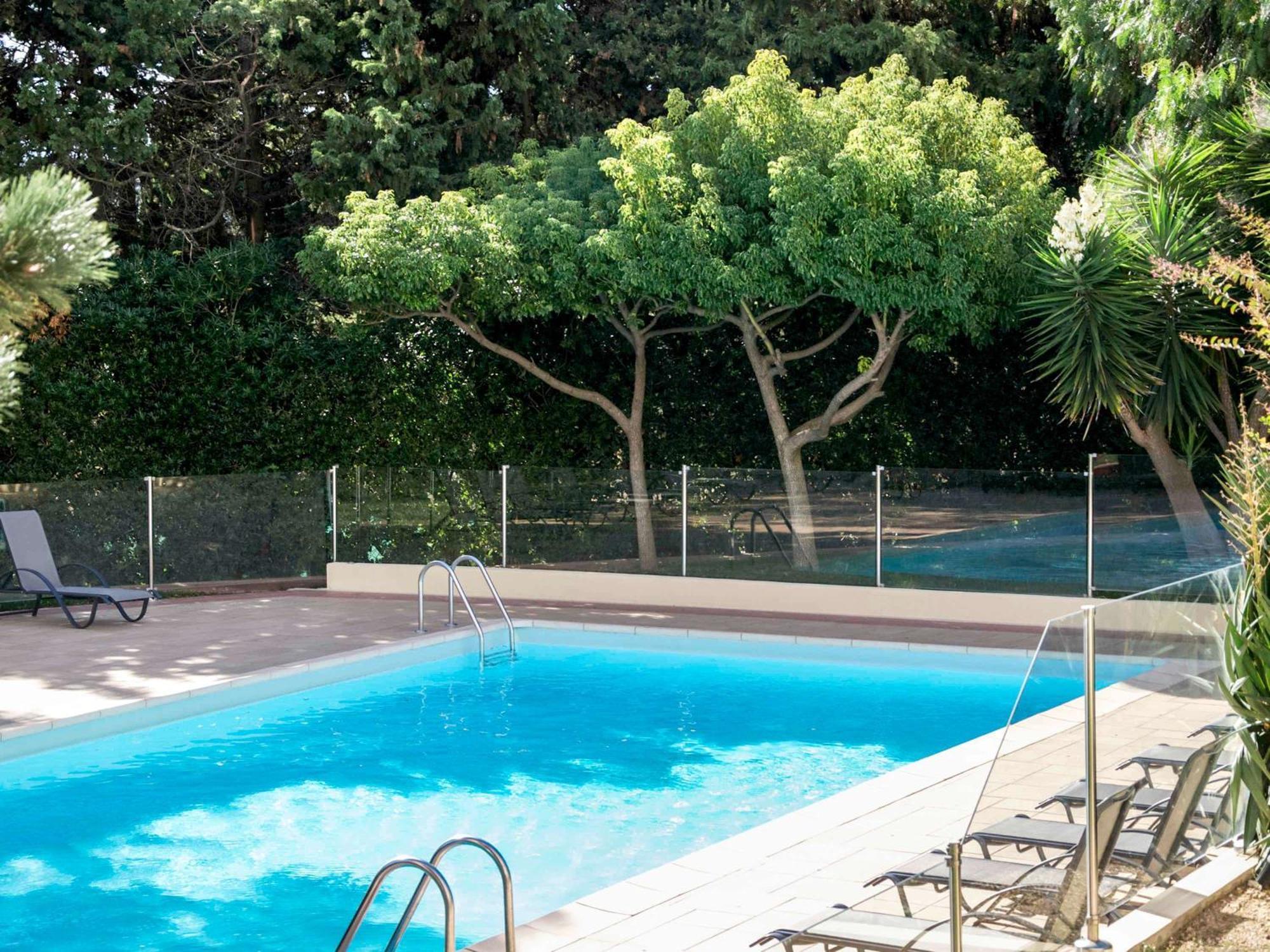 Ibis Styles Toulon La Seyne Sur Mer Bagian luar foto