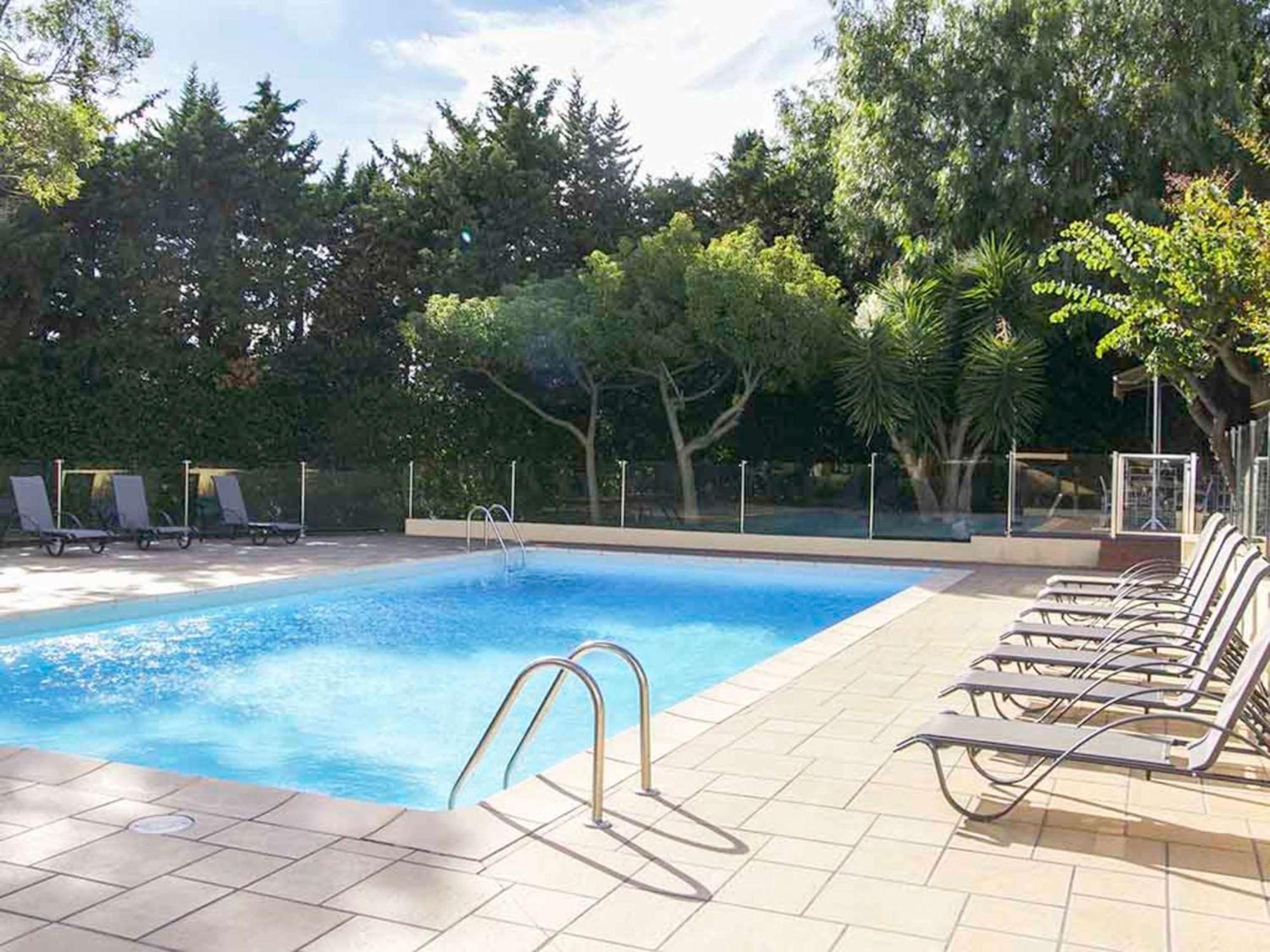 Ibis Styles Toulon La Seyne Sur Mer Bagian luar foto