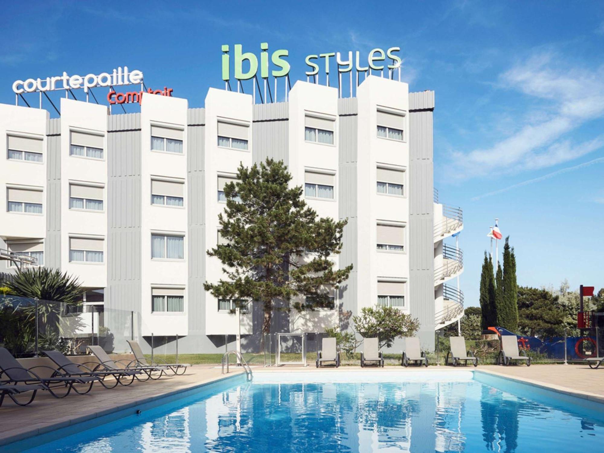 Ibis Styles Toulon La Seyne Sur Mer Bagian luar foto