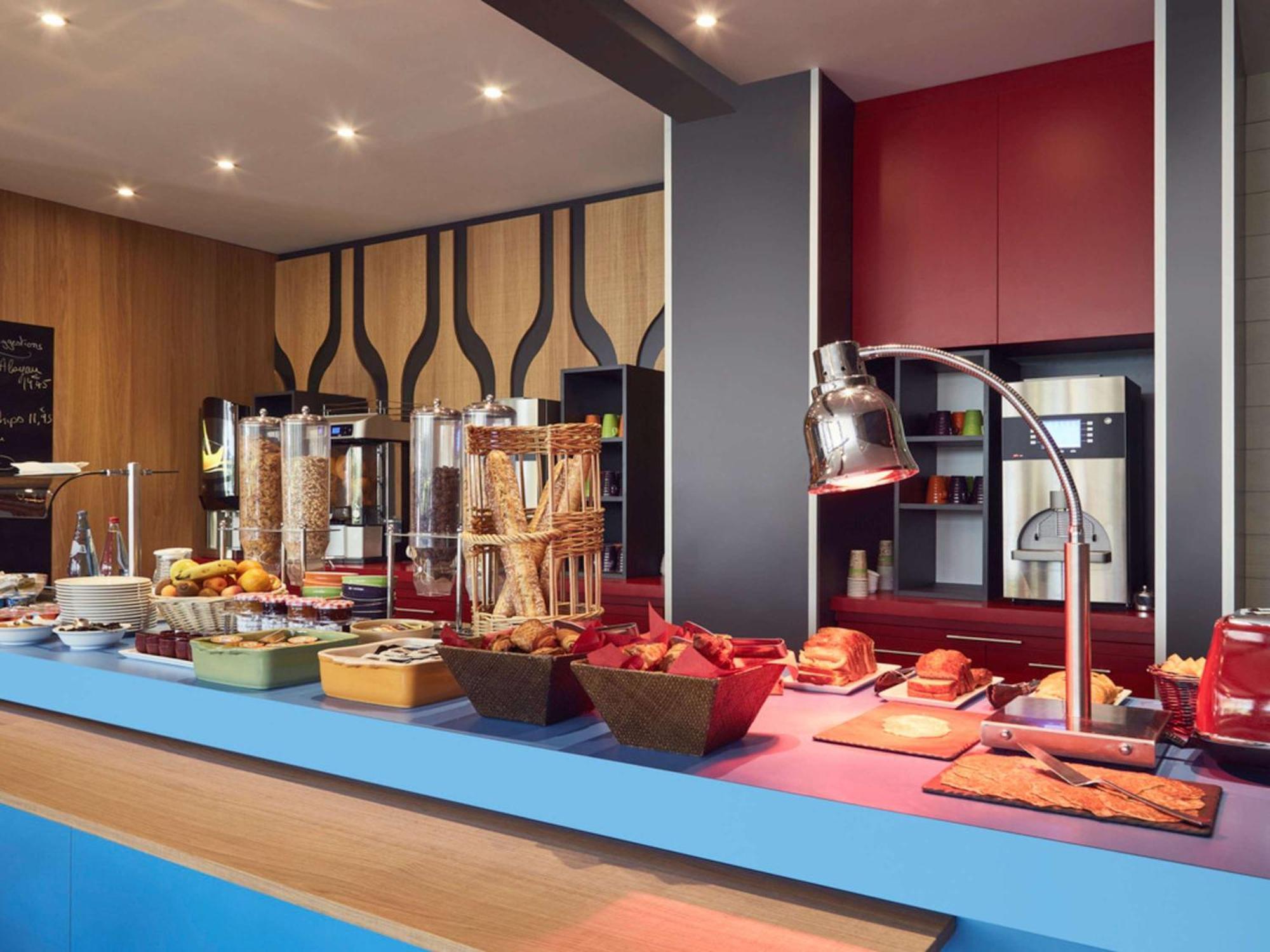 Ibis Styles Toulon La Seyne Sur Mer Bagian luar foto