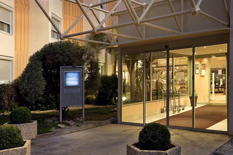 Ibis Styles Toulon La Seyne Sur Mer Bagian luar foto