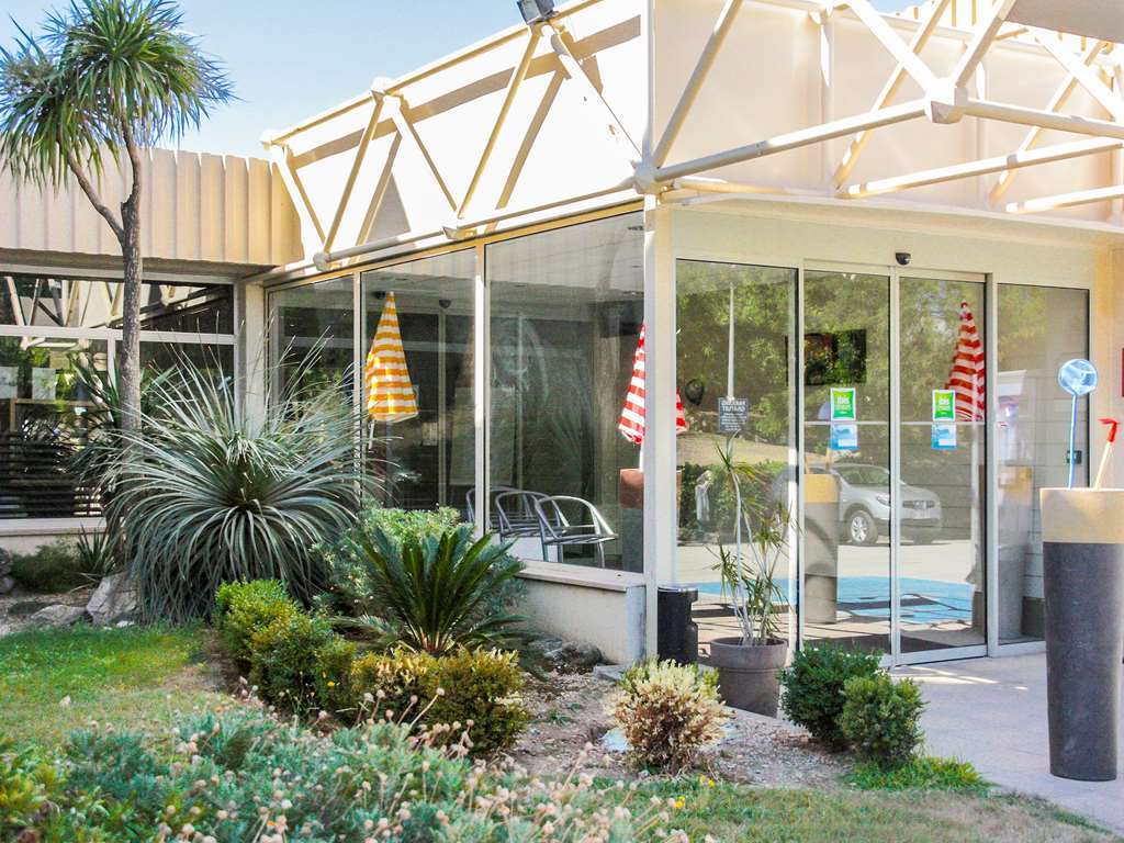 Ibis Styles Toulon La Seyne Sur Mer Bagian luar foto