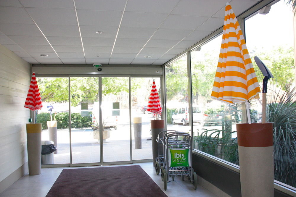 Ibis Styles Toulon La Seyne Sur Mer Bagian luar foto