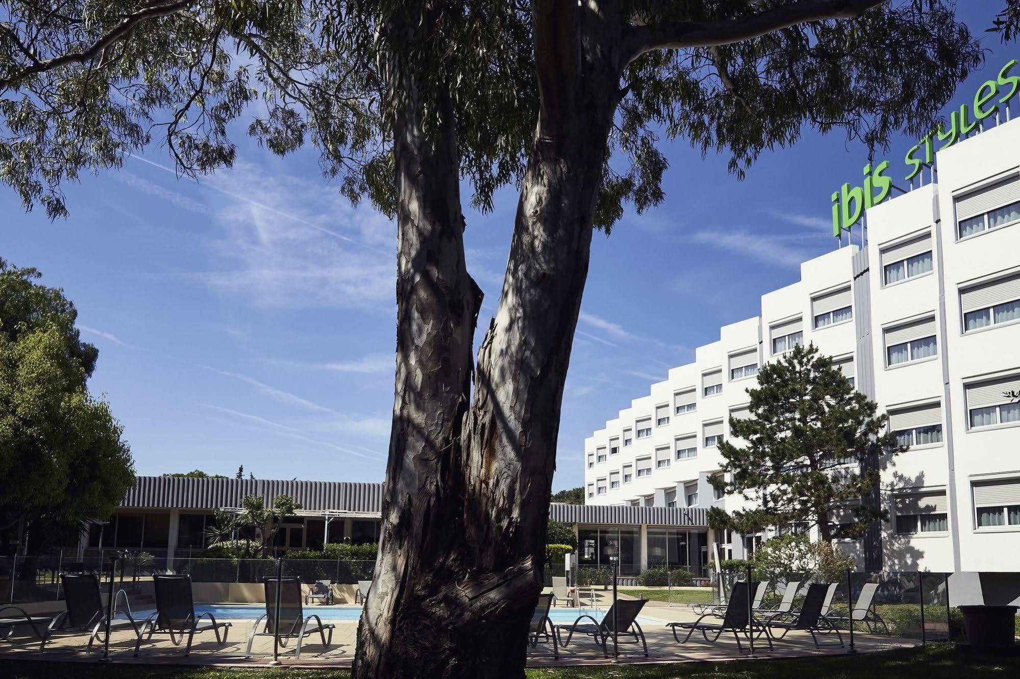 Ibis Styles Toulon La Seyne Sur Mer Bagian luar foto